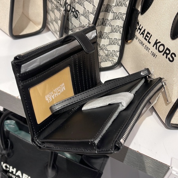 Michael Kors Jaycee Large Zip Pocket Backpack & LG DOUBLE ZIP WRISTLET - Picture 16 of 16